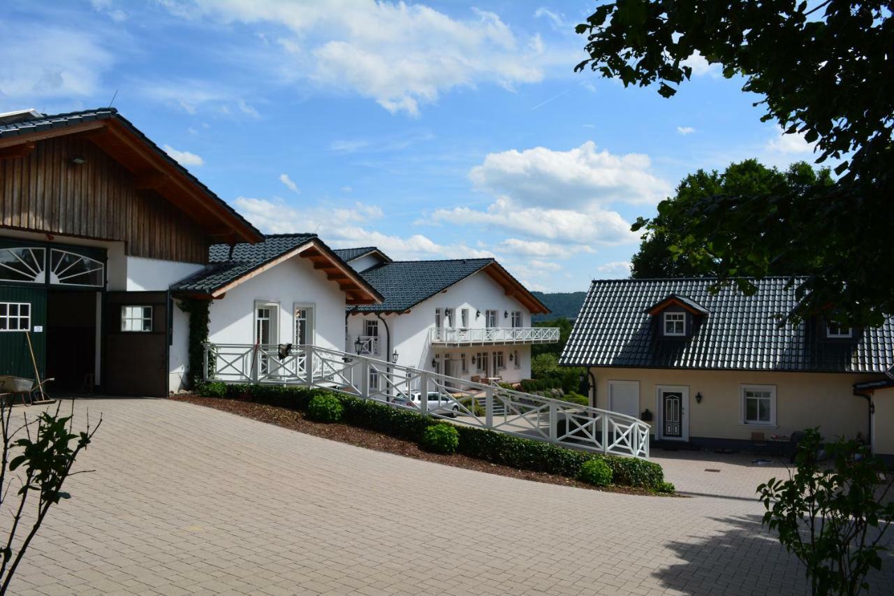 Reiterhof Und Pension Eichenhof Haiger Esterno foto